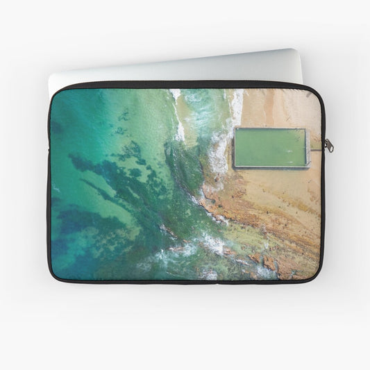 (Bulli) Seaside Poolscape Laptop Sleeve